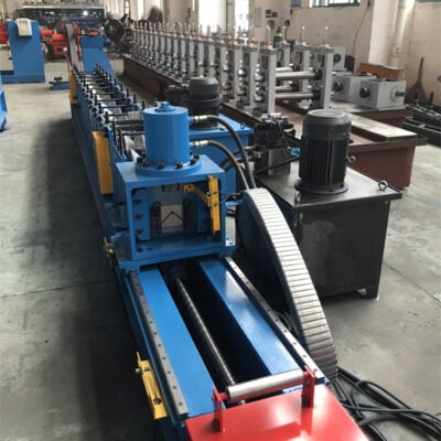 Máquina formadora de rollos en ángulo L
