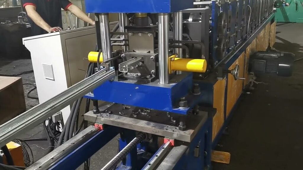 Máquina perfiladora de postes de viñedo SUNWAY 14