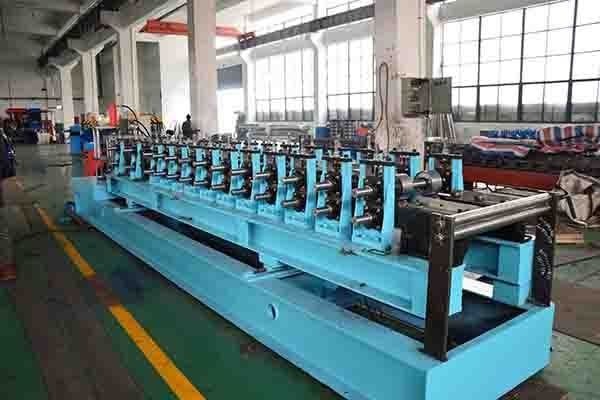 Machines de formage de rouleaux de casiers : Révolutionner les solutions de stockage durable en 2025