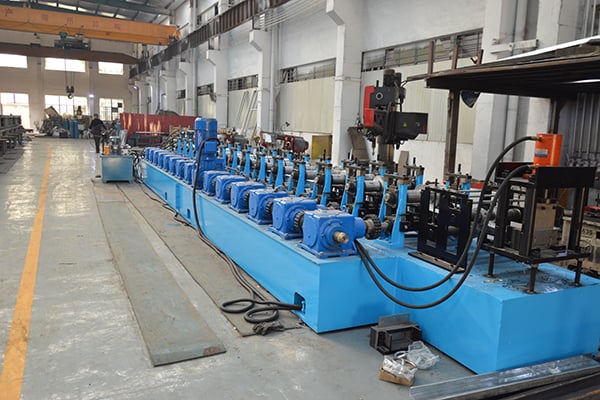 Machines de formage de rouleaux de casiers