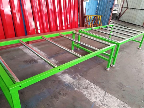 Machines de formage de rouleaux pour issues de secours
