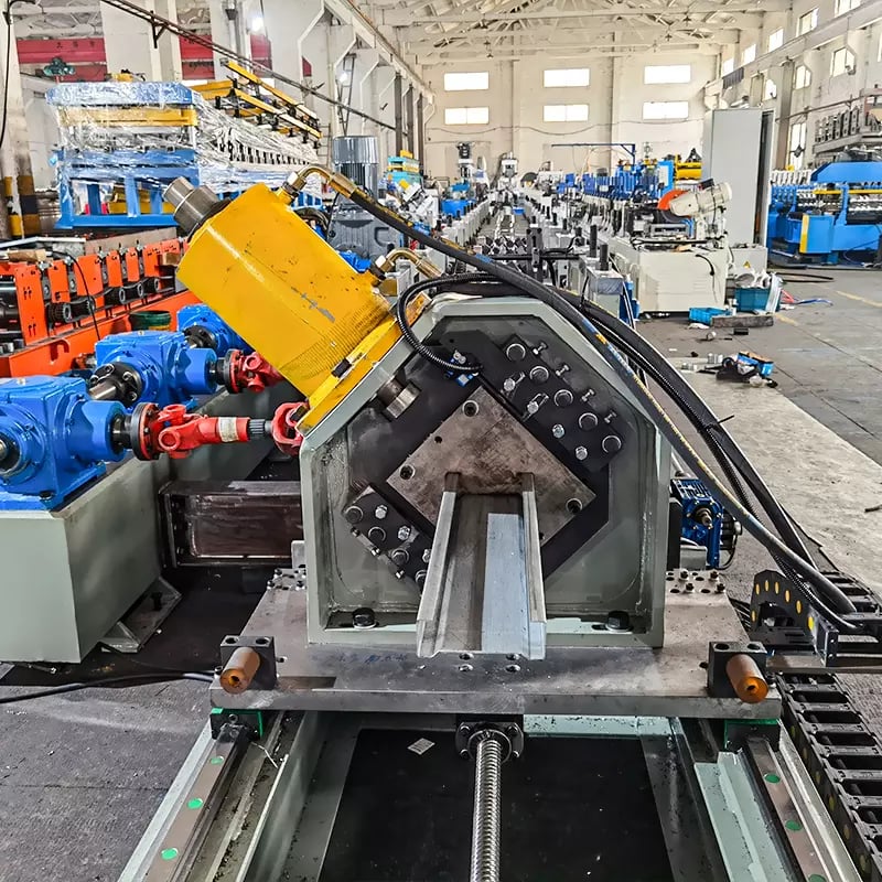Otomatik Değişimli Z Purlin Rulo Şekillendirme Makinesi