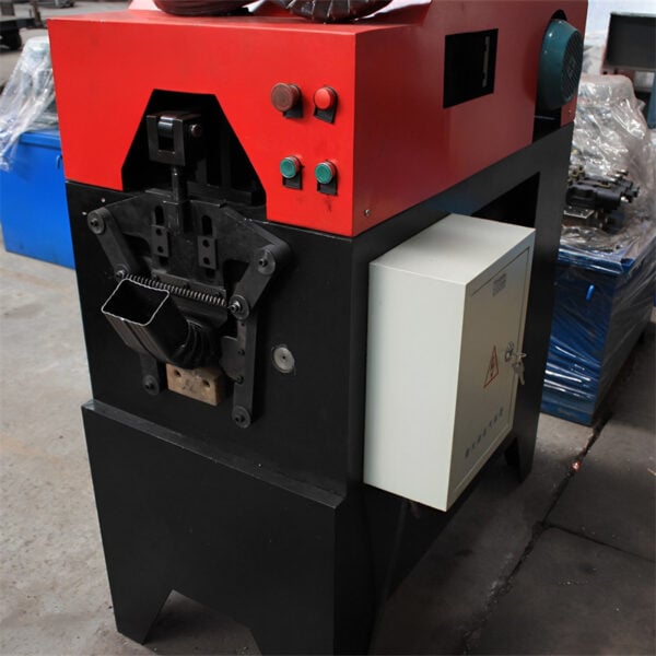 Máquina perfiladora de bajantes - Imagen 3