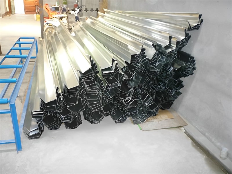 Máquina perfiladora de canalones 02