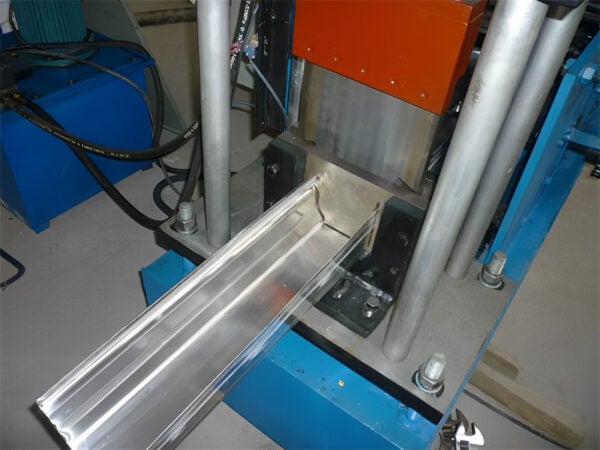 Máquina perfiladora de precisión