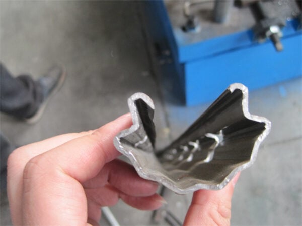Máquina perfiladora de postes para viñedos - Imagen 5