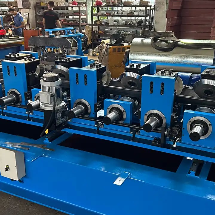 Machine de fabrication de pannes Sigma